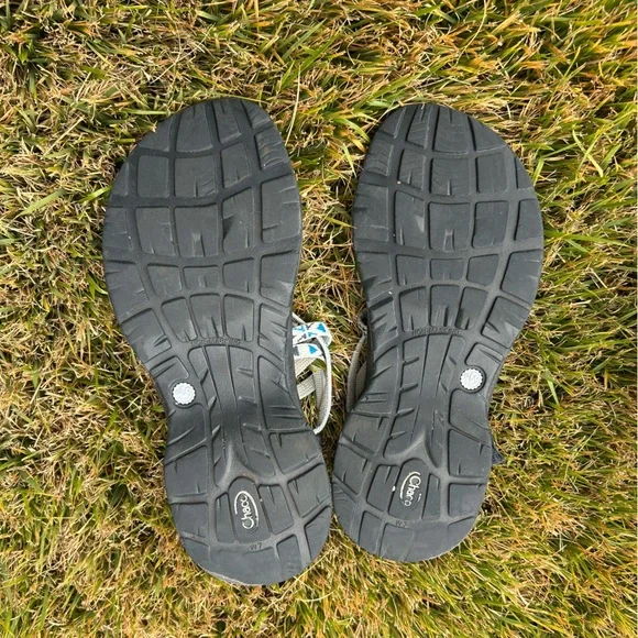 Chaco women’s Sandals with Blue and Gray Straps with it’s box - Picture 6 of 10